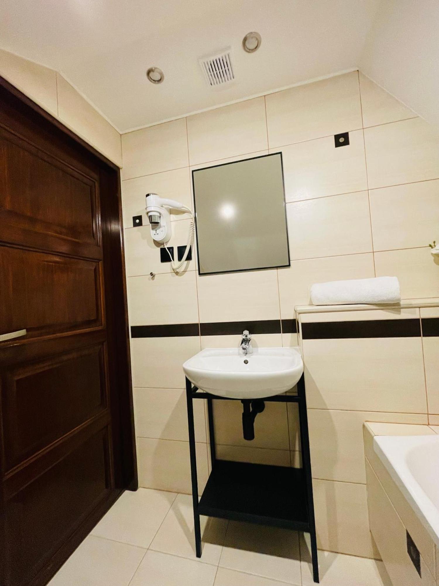 Hotel Millennium Przasnysz Luaran gambar